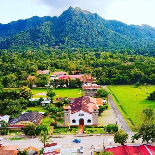 Mountain town of Valle de Anton, Panama